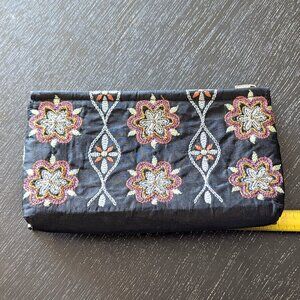 SAKS FIFTH AVENUE Cosmetic Makeup Travel Bag Clutch Purse Embroidered Black Zip